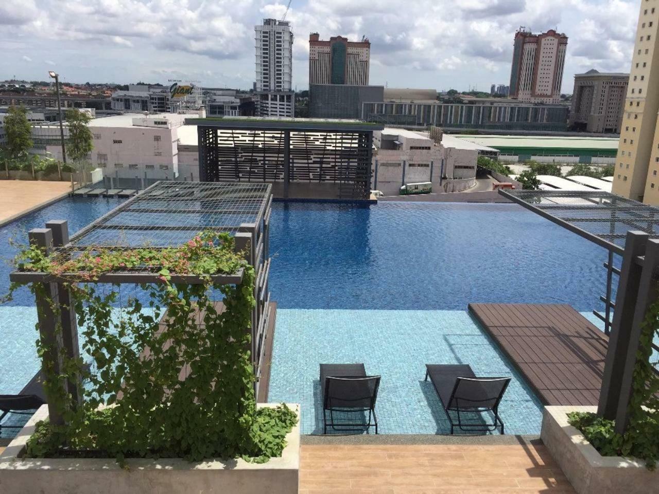 Usj One Homestay @ Subang Homestay Субанг Джая Екстериор снимка